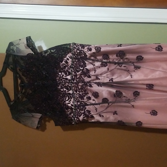 Dress - Picture 3 of 5